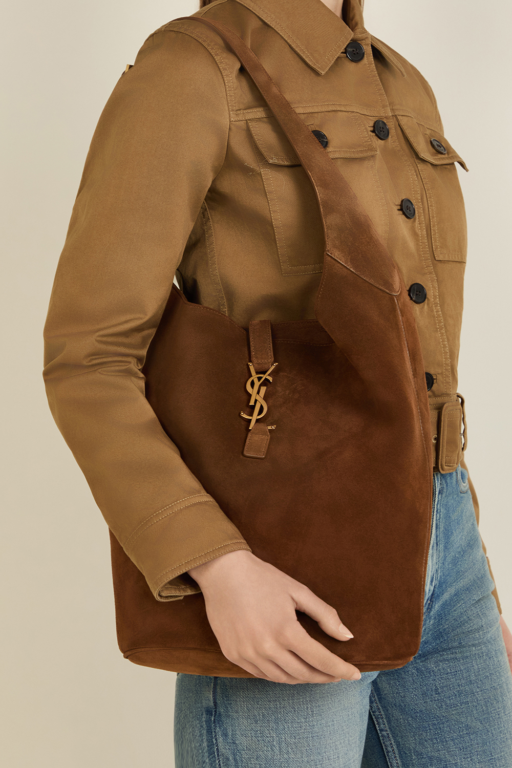 תמונת כל הלוק של תיק כתף לה 5 A 7